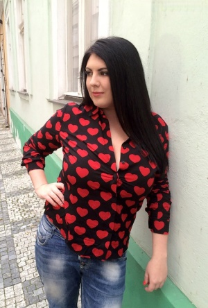 18 tear old schoolgirl Tiff Bannister takes selfies while disrobing in bedroom